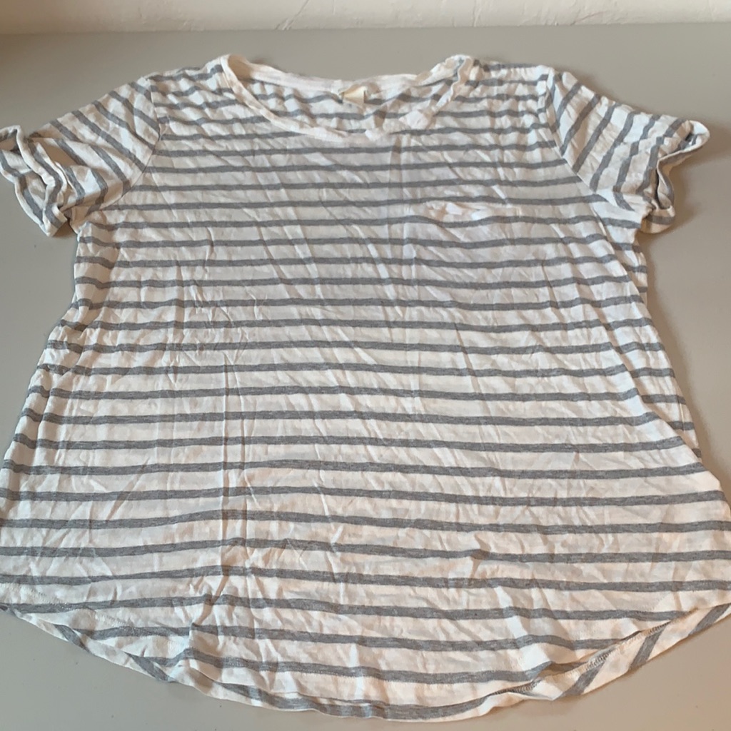 H&M Basic Tee - Large